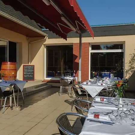 Hostellerie Saint Vincent Beauvais Aeroport 3*
