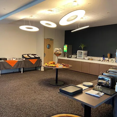 Hostellerie Saint Vincent Beauvais Aeroport Hotel 3*