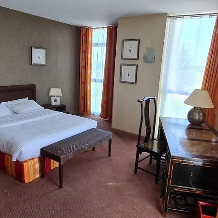 Hotel Hostellerie Saint Vincent Beauvais Aeroport 3*