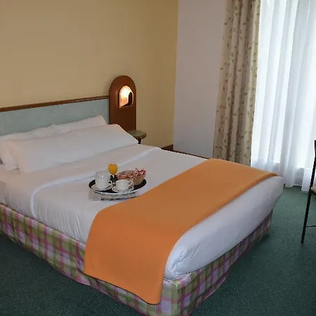 Hostellerie Saint Vincent Beauvais Aeroport