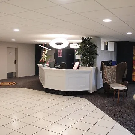 Hostellerie Saint Vincent Beauvais Aeroport 3*