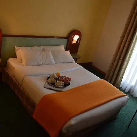 Hotel Elema Ex Saint Vincent Aeroport Beauvais