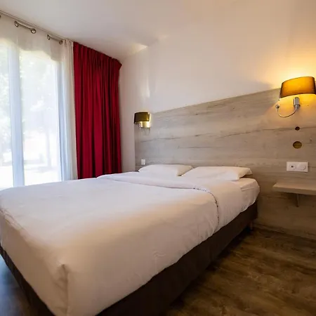 Elema Hotels Beauvais Ex Hostellerie Saint Vincent Beauvais Aeroport 3* Beauvais