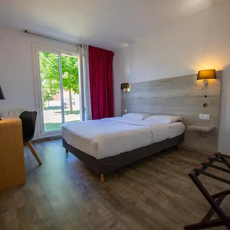 Hotel Hostellerie Saint Vincent Beauvais Aeroport 3*