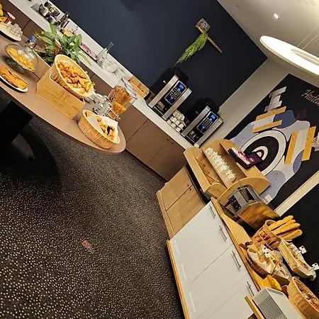 Hostellerie Saint Vincent Beauvais Aeroport 3*