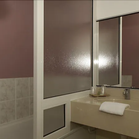 Elema Hotels Beauvais Ex Hostellerie Saint Vincent Beauvais Aeroport 3*