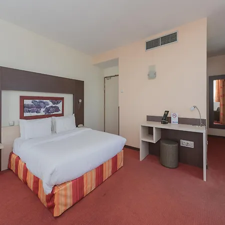 Saint Vincent Aeroport Hotell Beauvais