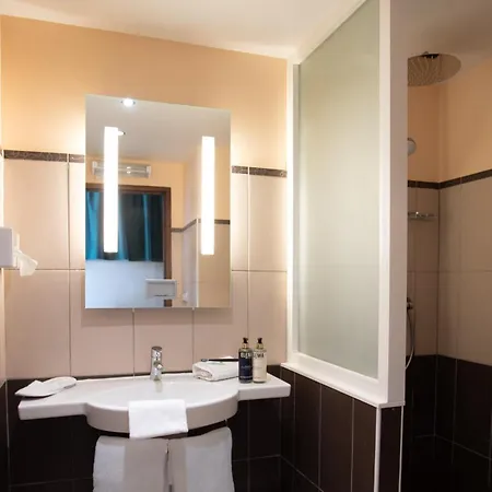 Elema Hotels Beauvais Ex Hostellerie Saint Vincent Beauvais Aeroport 3* Beauvais