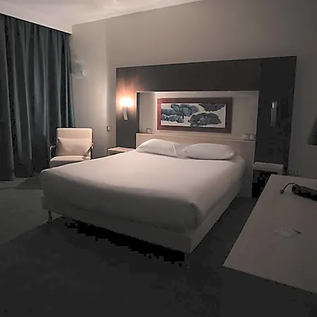 Elema Hotels Beauvais Ex Hostellerie Saint Vincent Beauvais Aeroport 3* Beauvais
