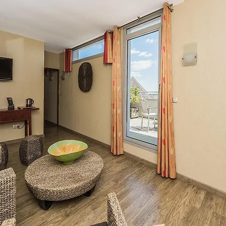 Hostellerie Saint Vincent Beauvais Aeroport Hotel 3*