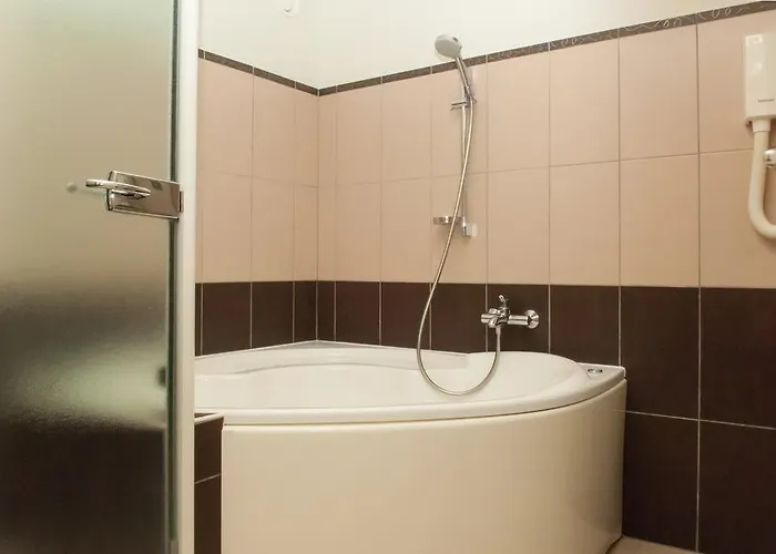 Hostellerie Saint Vincent Beauvais Aeroport 3* Beauvais