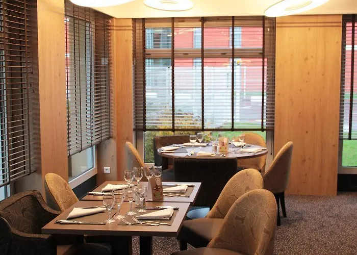 Hostellerie Saint Vincent Beauvais Aeroport 3*