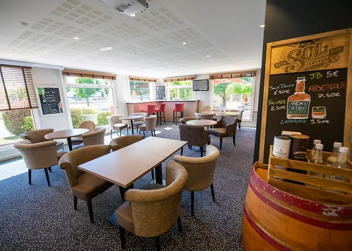 Hostellerie Saint Vincent Beauvais Aeroport 3*