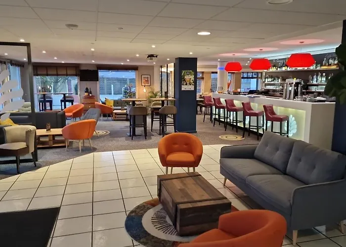 Hostellerie Saint Vincent Beauvais Aeroport Hotel 3*