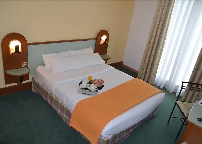 Hostellerie Saint Vincent Beauvais Aeroport Beauvais