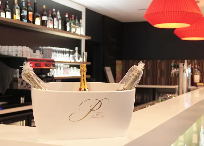 Hostellerie Saint Vincent Beauvais Aeroport Hotel