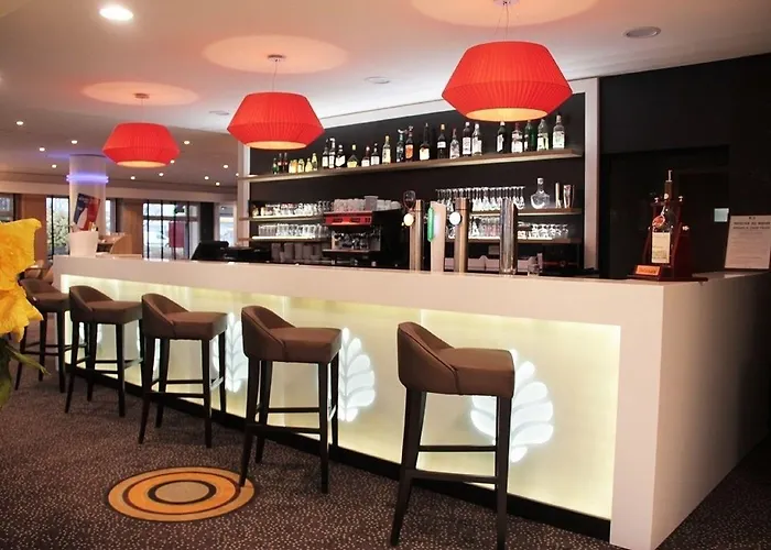 Hostellerie Saint Vincent Beauvais Aeroport Hotel 3*
