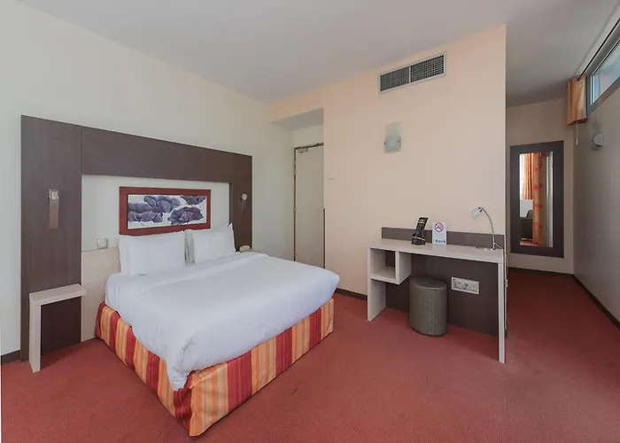 Saint Vincent Aeroport Hotell Beauvais